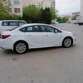 Opel Astra 2014