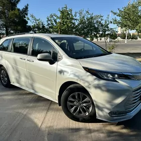 Toyota Sienna 2022