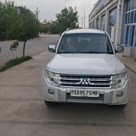 Mitsubishi Pajero 2010