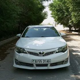 Toyota Camry 2014