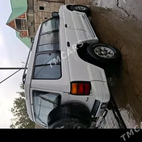 Mitsubishi Montero 1994