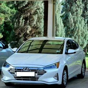 Hyundai Elantra 2020