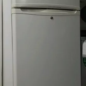 ХОлодильник   "  LG" суперный.