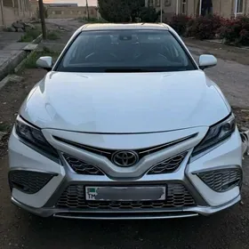 Toyota Camry 2020