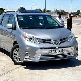 Toyota Sienna 2018