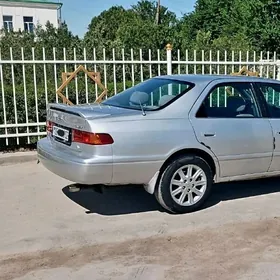 Toyota Camry 2001