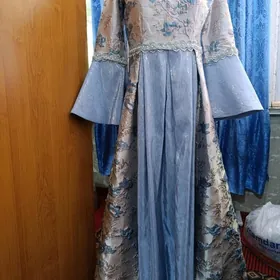 Продам платье