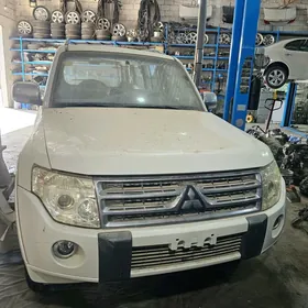 Mitsubishi Pajero 2014