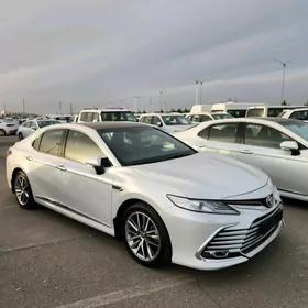 Toyota Camry 2021