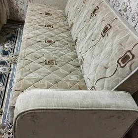 Мягкий уголок диван и 2 кресла