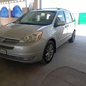 Toyota Sienna 2004