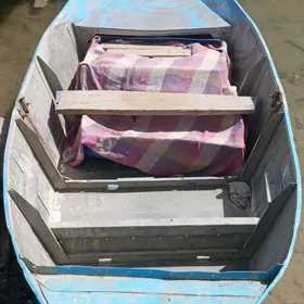 Lodka (dommal)Лодка