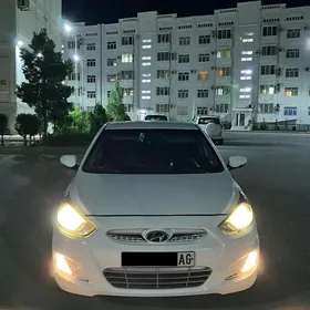Hyundai Accent 2011