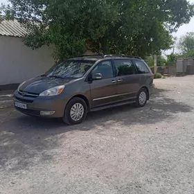 Toyota Sienna 2004