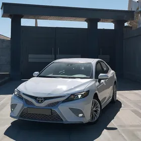 Toyota Camry 2018