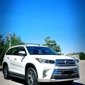 Toyota Highlander 2019