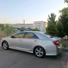 Toyota Camry 2014