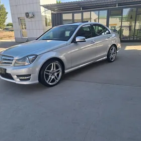 Mercedes-Benz C350 2013