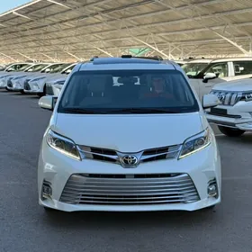 Toyota Sienna 2018