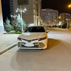 Toyota Camry 2020