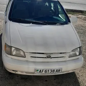 Toyota Sienna 2001