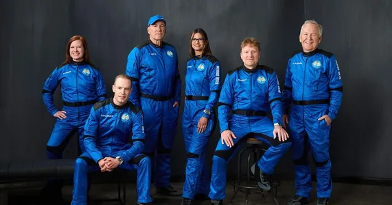Blue Origin alty syýahatçyny suborbital uçuşa iberdi