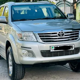 Toyota Hilux 2014
