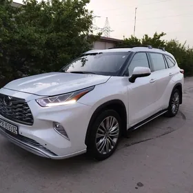 Toyota Highlander 2022