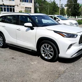 Toyota Highlander 2020