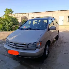 Toyota Sienna 2000