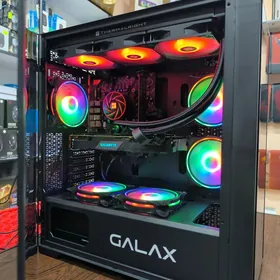I7 13700F / Nvme / RTX 5070 12