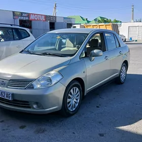 Nissan Tiida 2006