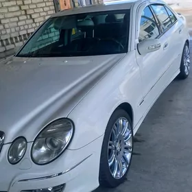Mercedes-Benz E320 2003