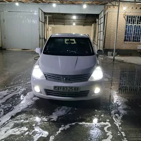 Nissan Versa 2012