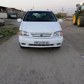 Toyota Sienna 2002