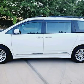 Toyota Sienna 2020