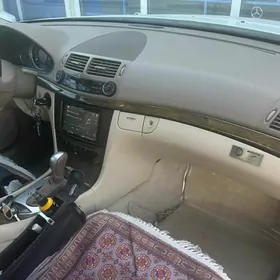 Mercedes-Benz E320 2005