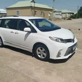 Toyota Sienna 2016