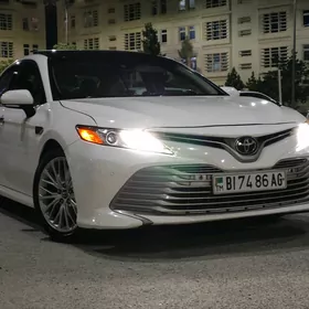 Toyota Camry 2018