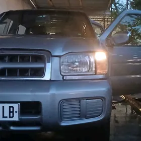 Nissan Pathfinder 2002