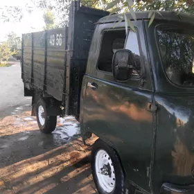 UAZ Profi 1987