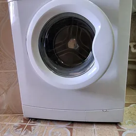 Стиральная машинка "BEKO"