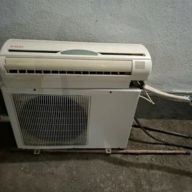 kansaner ARAY 40 lyk