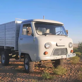 UAZ 452 1990