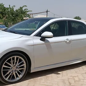 Toyota Camry 2021