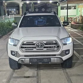 Toyota Tacoma 2016