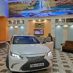 Lexus ES 350 2019