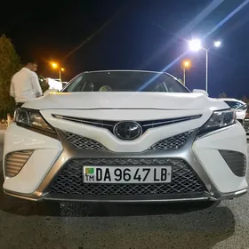 Toyota Camry 2019