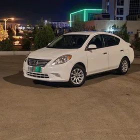 Nissan Versa 2012