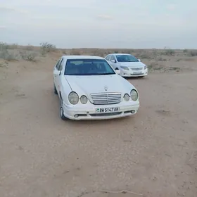 Mercedes-Benz E320 1996